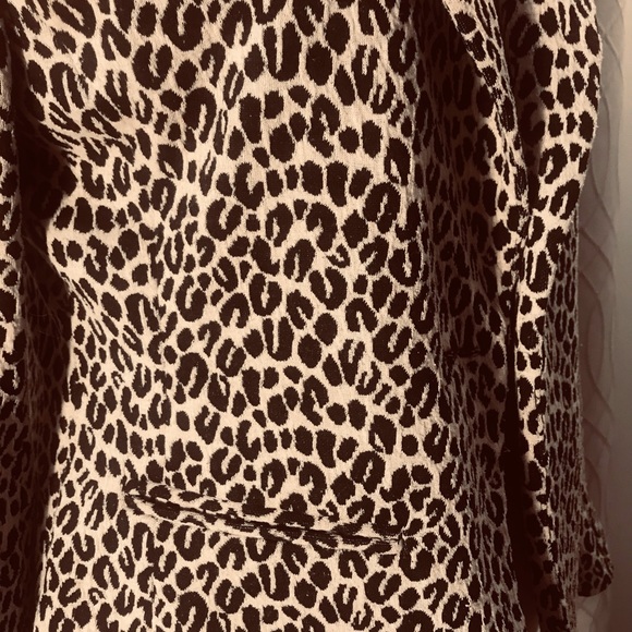 ELEMENTZ LEOPARD PRINT BLAZER SIZE PM Reasonable OFFER Accepted - Picture 3 of 5